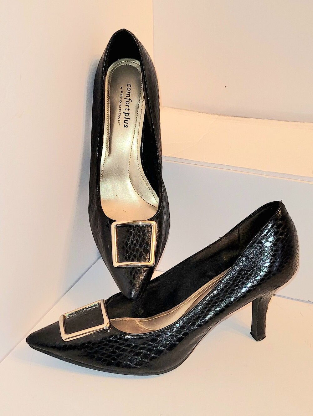 Comfort Plus by Predictions Size 7 black snake print pointed-toe stiletto heels